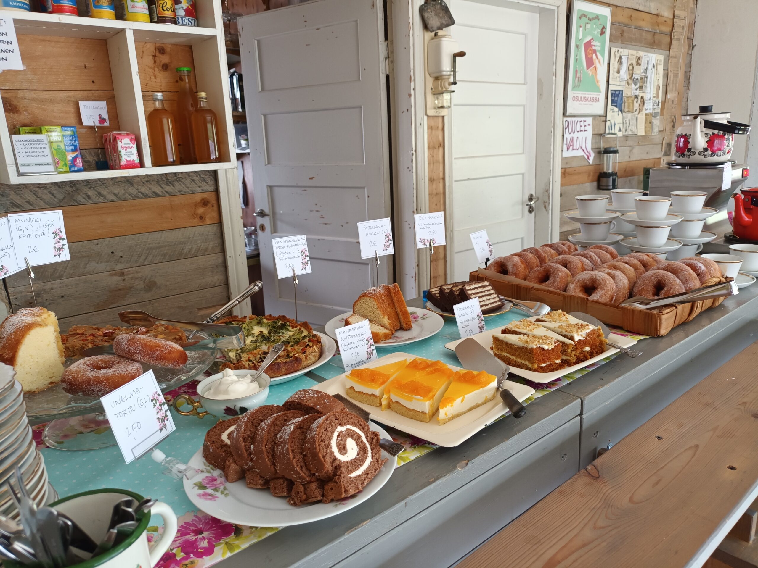 Leivonnaisia, leivonnaiset, Kahvila, Kempin mutka, Kontiolahti, Joensuu