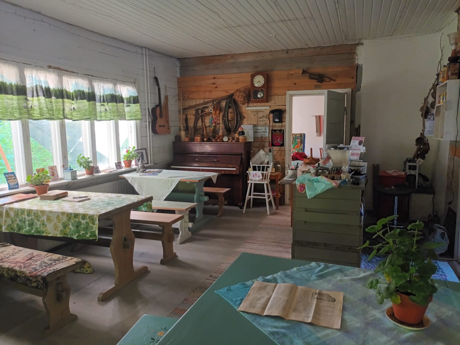 Kahvila, kokous, Kontiolahti, Joensuu Kahvila, Kempin mutka, Kontiolahti, Joensuu